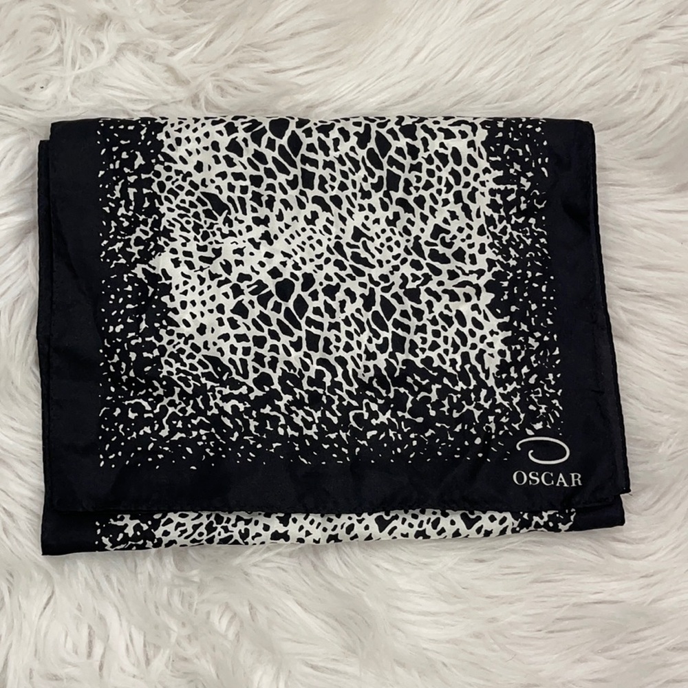 Oscar by Oscar De LaRenta Black & White Animal Print Scarf Elegant Designer Wrap